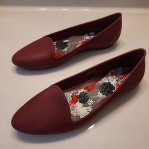 Crocs Eve Flat Womens 9 Garnet